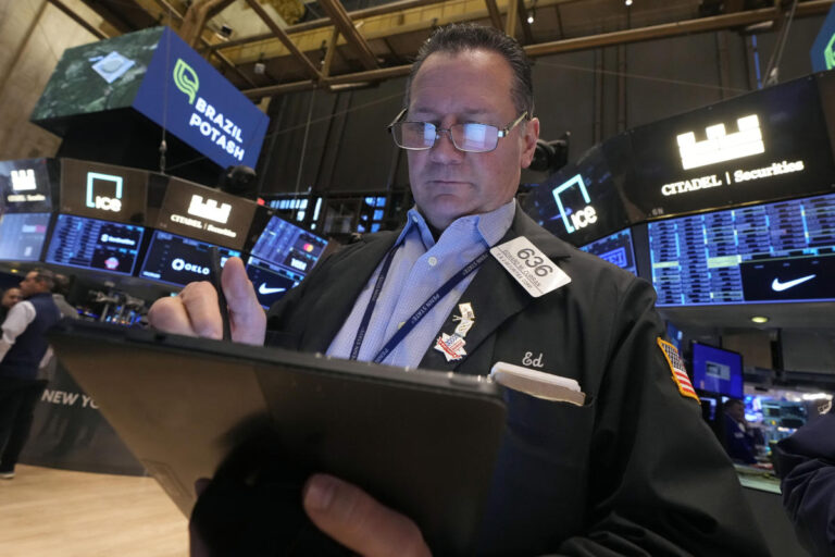 Dow futures slump, Nasdaq ticks higher as Wall Street assesses Fed's 2025 rate path